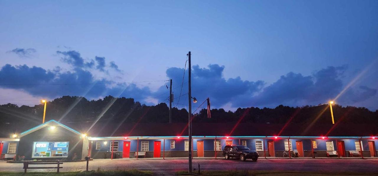 Relax Inn Rural Retreat- Marion - Atkins Exterior photo